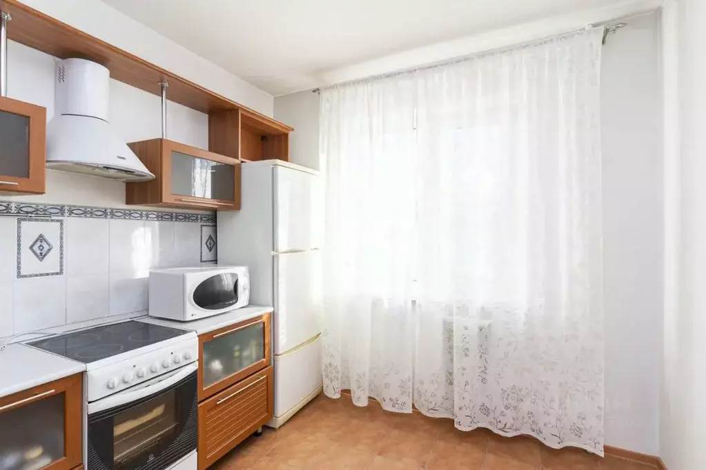 2-к кв. Тюменская область, Тюмень ул. Федюнинского, 7 (51.6 м) - Фото 1