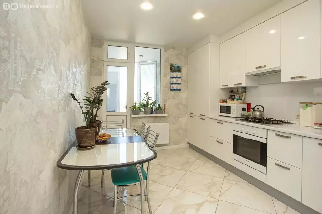 2-комнатная квартира: Севастополь, Парковая улица, 12 (65.5 м) - Фото 1