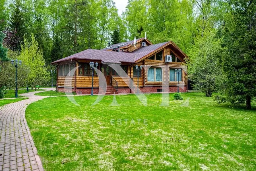 Дом 300 м на участке 30 сот. - Фото 0