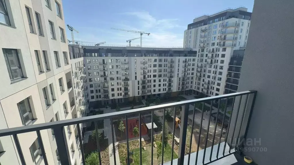 Студия Свердловская область, Екатеринбург ул. Пехотинцев, 2Д (30.3 м) - Фото 1