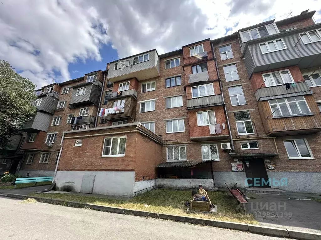 1-к кв. Северная Осетия, Владикавказ ул. Бзарова, 27/2 (30.3 м) - Фото 0