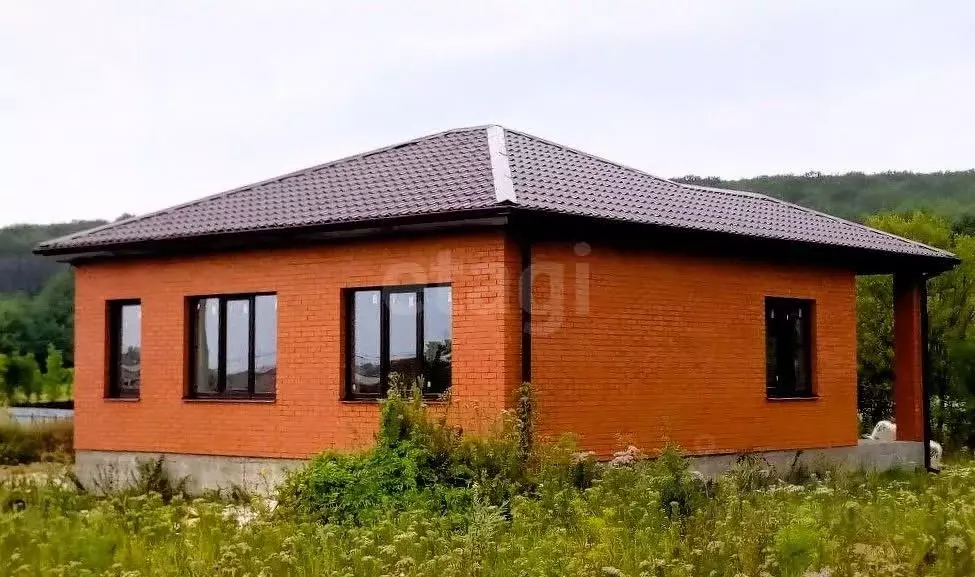 Дом в Белгородская область, Новооскольский муниципальный округ, с. ... - Фото 1