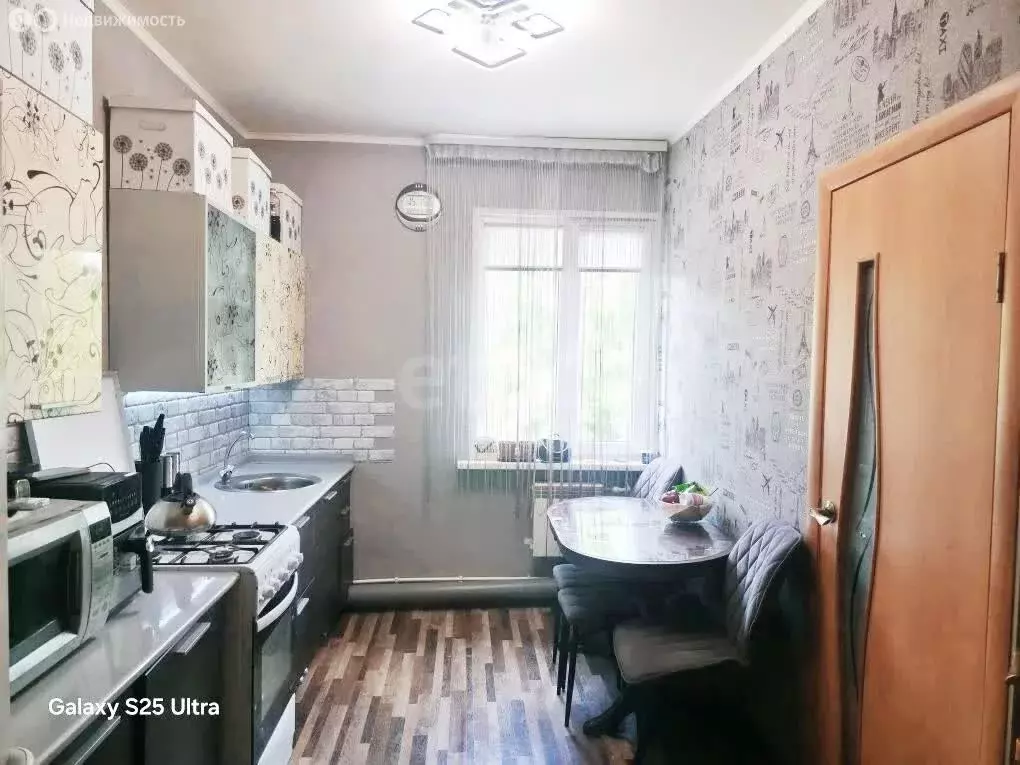 3-комнатная квартира: Валуйки, улица Максима Горького, 105 (60.2 м) - Фото 2