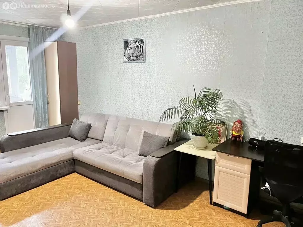3-комнатная квартира: Барнаул, улица Попова, 49 (61.2 м) - Фото 1