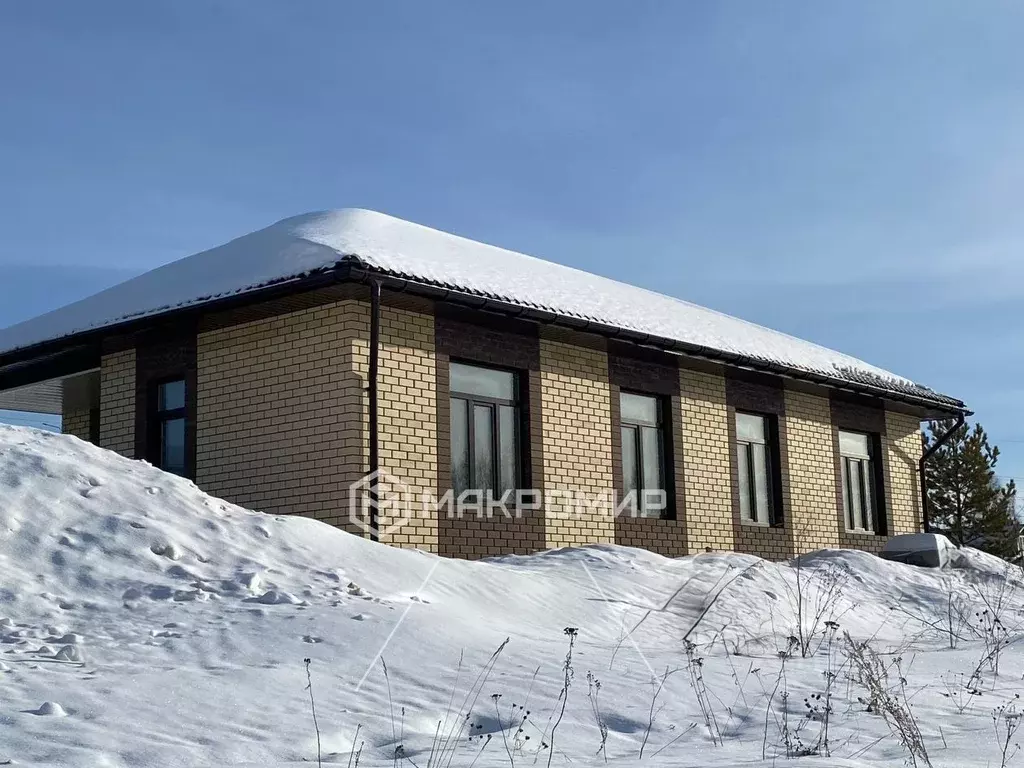 Дом в Пермский край, Кунгурский муниципальный округ, с. Филипповка 39Б ... - Фото 0