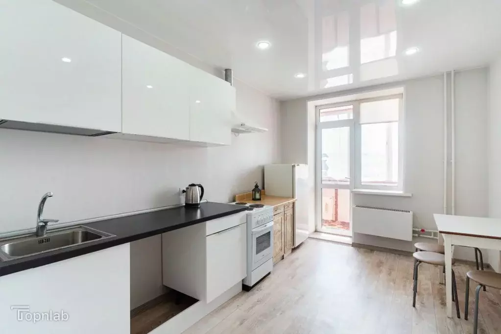 1-к кв. Омская область, Омск Солнечный мкр, ул. Комкова, 8/1 (46.0 м) - Фото 1