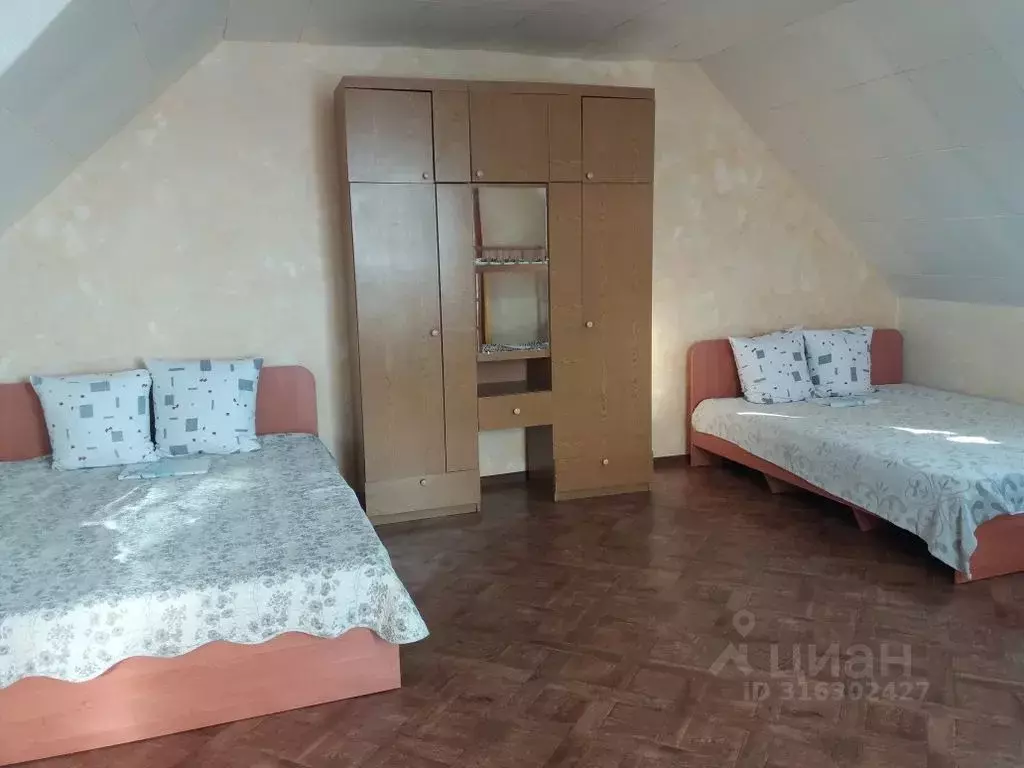 Комната Крым, Сакский район, Новофедоровка пгт ул. Ореховая, 172 - Фото 1