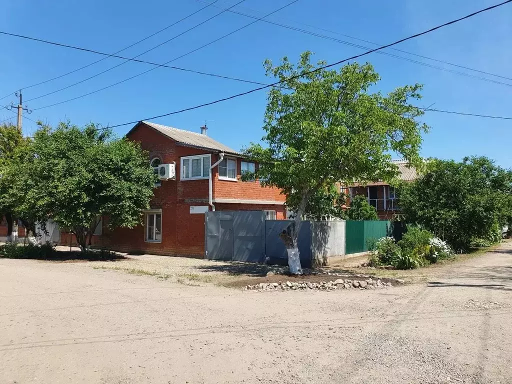 Дом в Краснодарский край, Ейск Краснодарская ул., 221 (100 м) - Фото 0