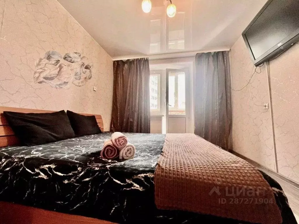 3-к кв. Тюменская область, Тюмень ул. Демьяна Бедного, 104 (75.0 м) - Фото 0