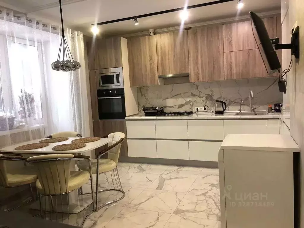 1-к кв. Татарстан, Казань ул. Гумера Баширова, 5 (53.0 м) - Фото 2