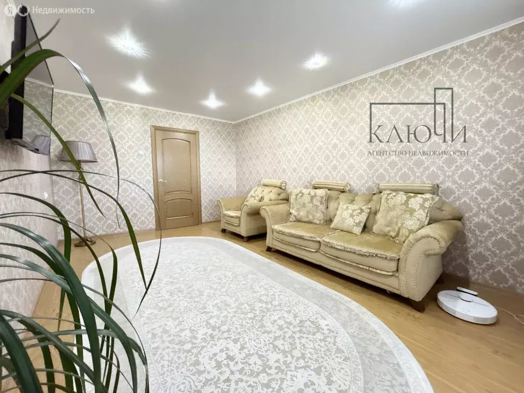 3-комнатная квартира: Магнитогорск, улица Жукова, 10 (75.2 м) - Фото 0