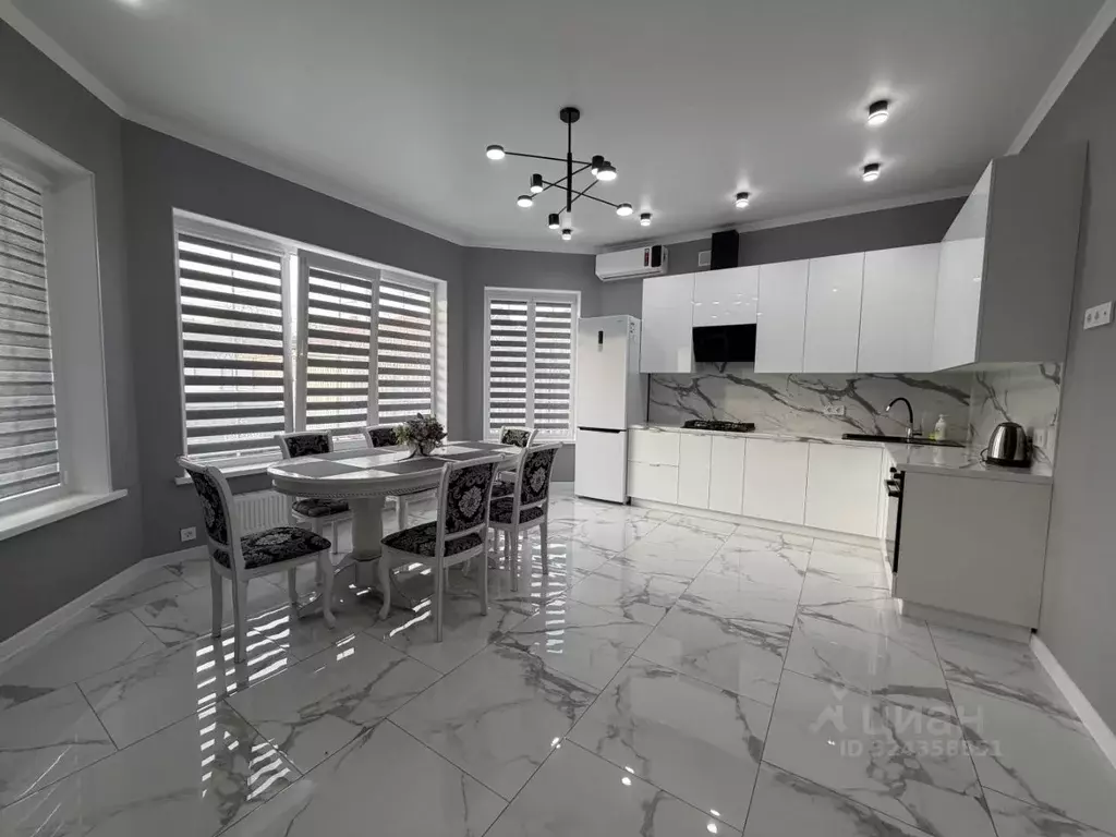 Дом в Краснодарский край, Усть-Лабинск ул. Агаркова (100 м) - Фото 1