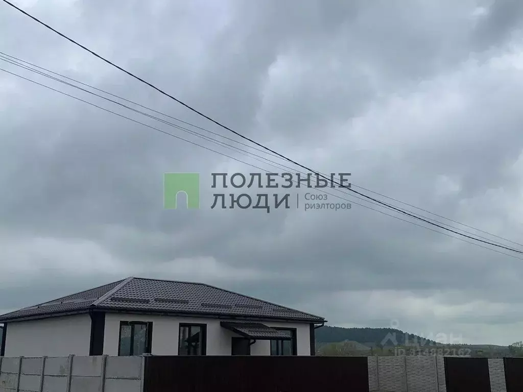 Дом в Крым, Симферопольский район, Трудовское с/пос, с. Строгоновка ... - Фото 1