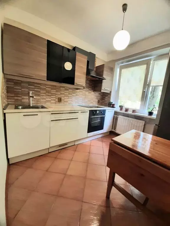 2-к. квартира, 50 м, 1/9 эт. - Фото 0