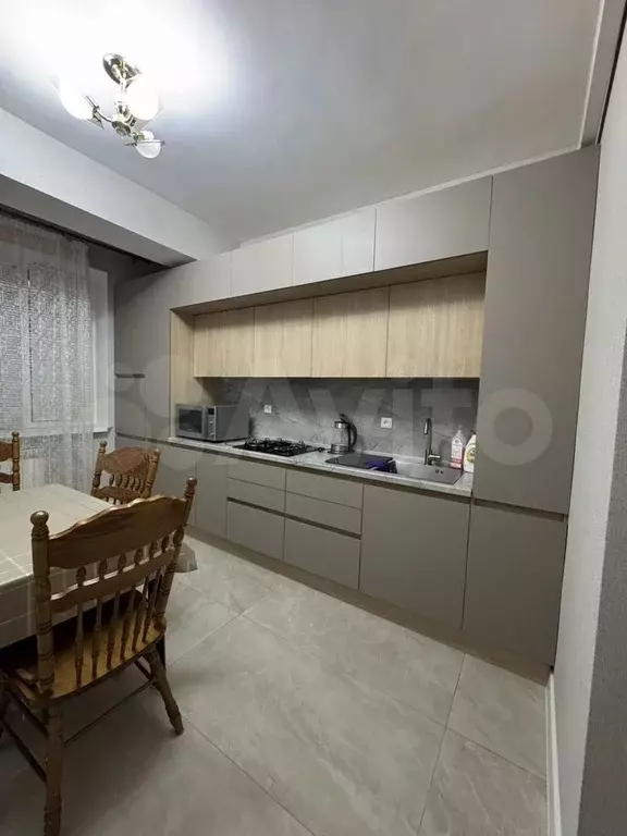 2-к. квартира, 70 м, 4/10 эт. - Фото 1