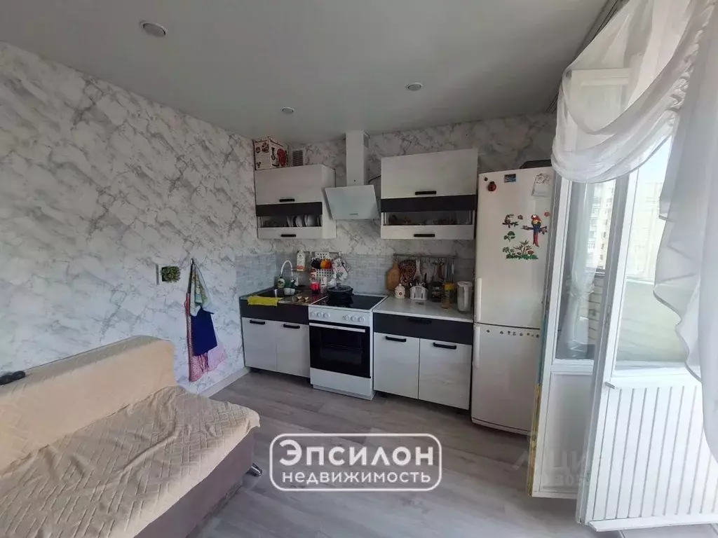 2-к кв. Курская область, Курск ул. Парижской Коммуны, 34 (60.0 м) - Фото 1