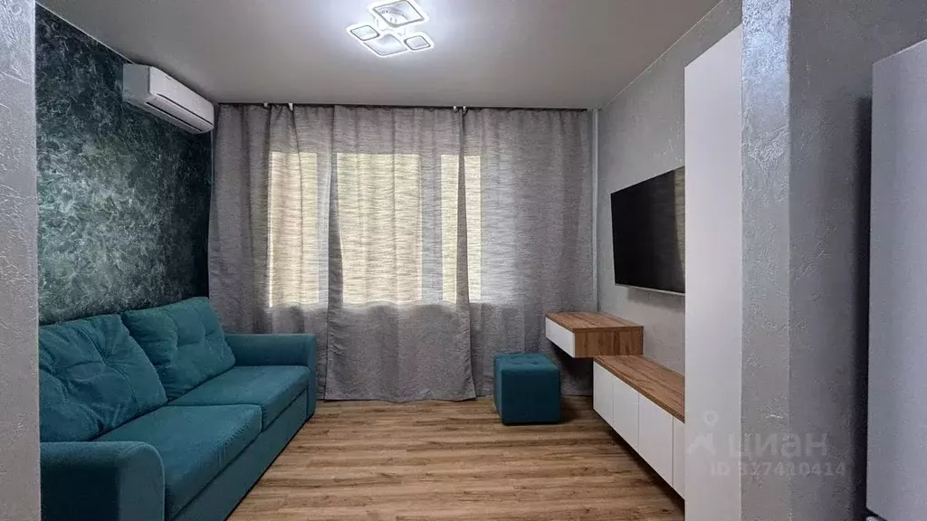 Студия Тюменская область, Тюмень ул. Республики, 204к11 (30.0 м) - Фото 0