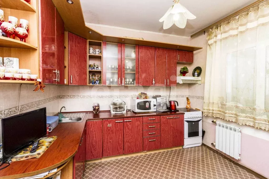 3-к кв. Ханты-Мансийский АО, Сургут ул. Толстого, 26 (71.3 м) - Фото 0