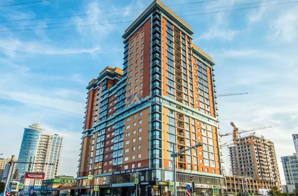 2-к кв. Тюменская область, Тюмень ул. 50 лет Октября, 4 (90.6 м) - Фото 1