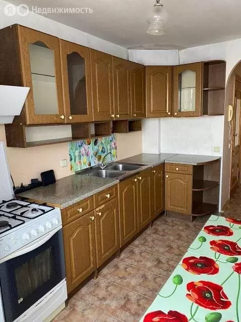 3-комнатная квартира: Саратов, Усть-Курдюмская улица, 3 (61 м) - Фото 0