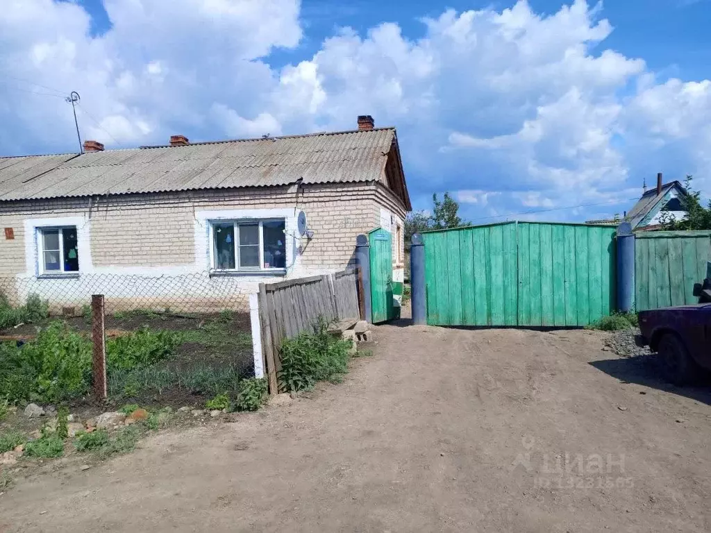 Дом в Челябинская область, Уйский район, Соколовское с/пос, д. ... - Фото 0