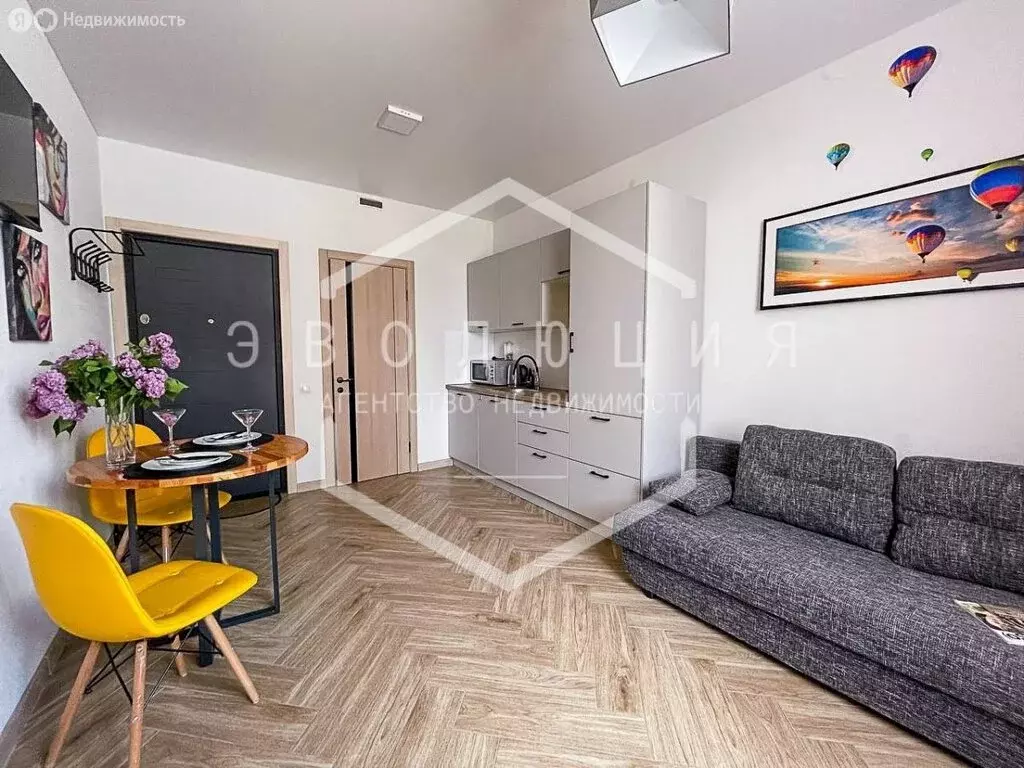 2-комнатная квартира: Калининград, Мирная улица, 1 (37 м) - Фото 0