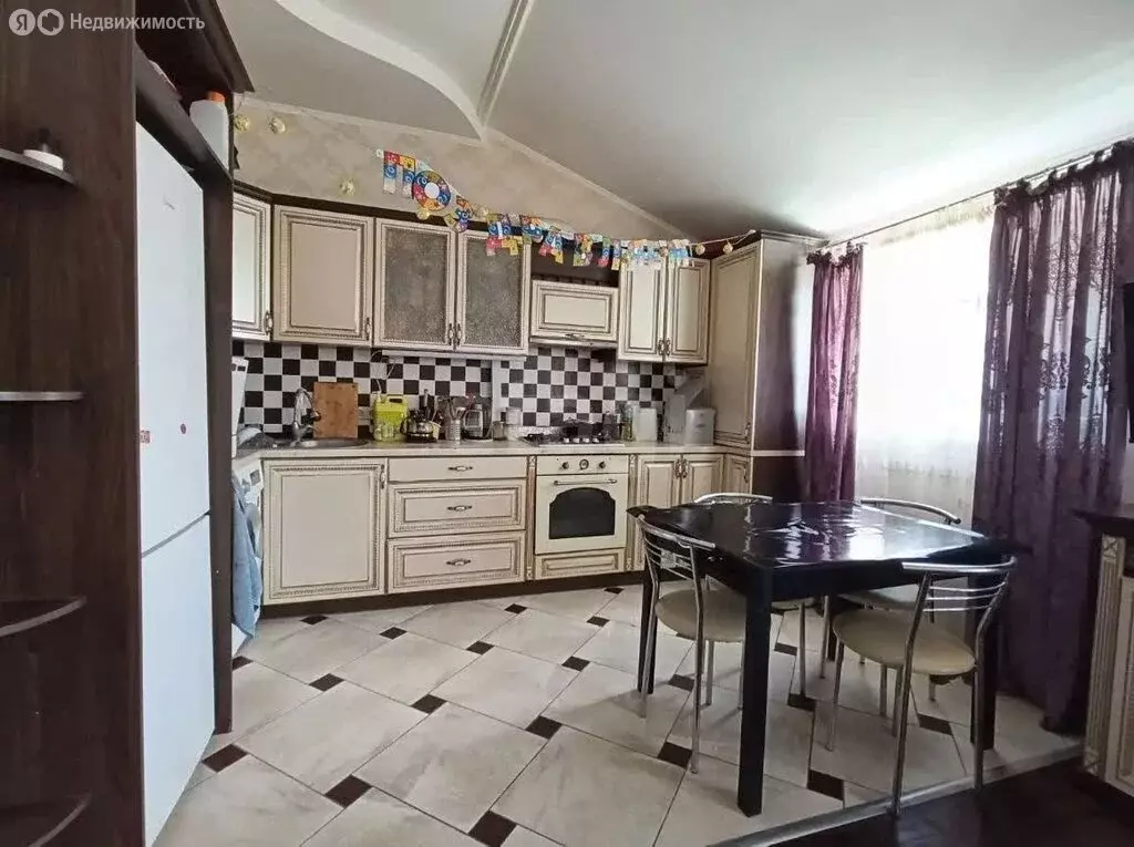 2-комнатная квартира: Симферополь, Камская улица, 27 (77.9 м) - Фото 1