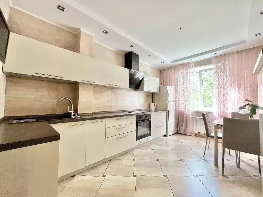 3-к кв. Красноярский край, Красноярск Взлетная ул., 28 (68.3 м) - Фото 1