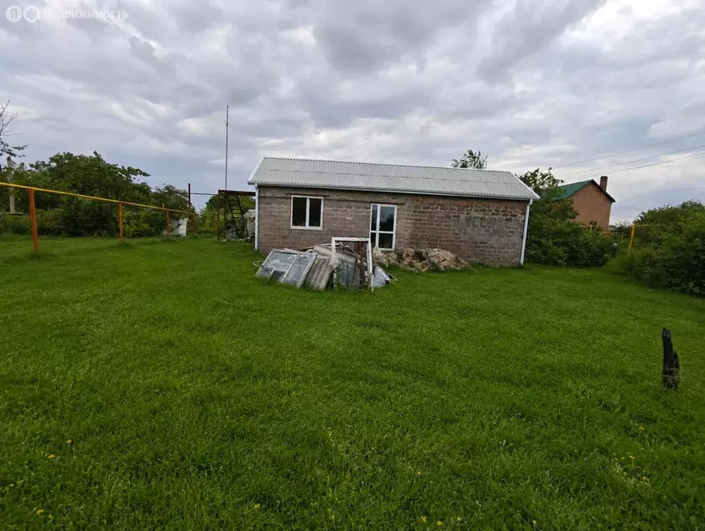 Дом в село Кулешовка, Степная улица, 18 (90 м) - Фото 1