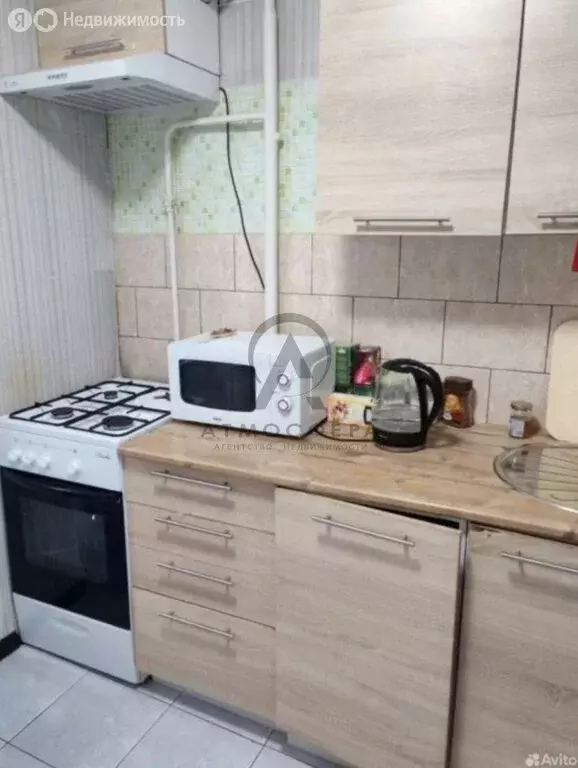 3-комнатная квартира: посёлок городского типа Новомихайловский, улица ... - Фото 2