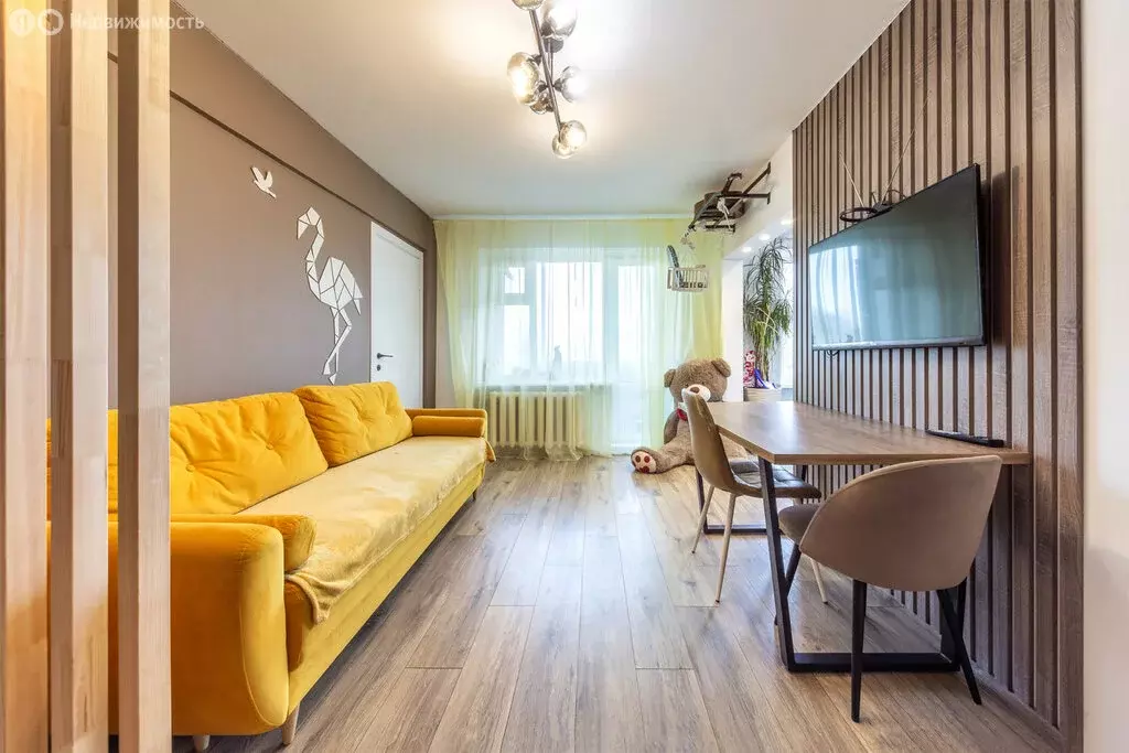 3-комнатная квартира: Петрозаводск, улица Парфёнова, 7 (50 м) - Фото 1