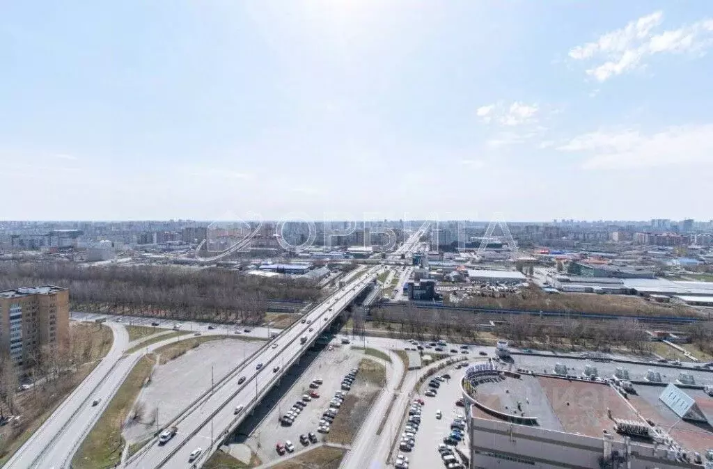 5-к кв. Тюменская область, Тюмень ул. Малыгина, 90 (267.2 м) - Фото 1