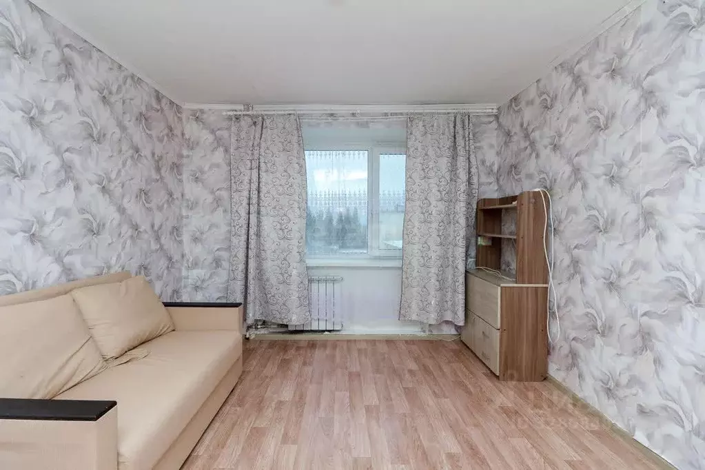 Комната Тюменская область, Тюмень ул. Олега Антонова, 4 (13.5 м) - Фото 1