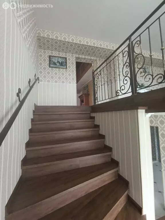 Дом в Шуваевский сельсовет, посёлок Арей, Садовая улица, 8 (229.3 м) - Фото 0