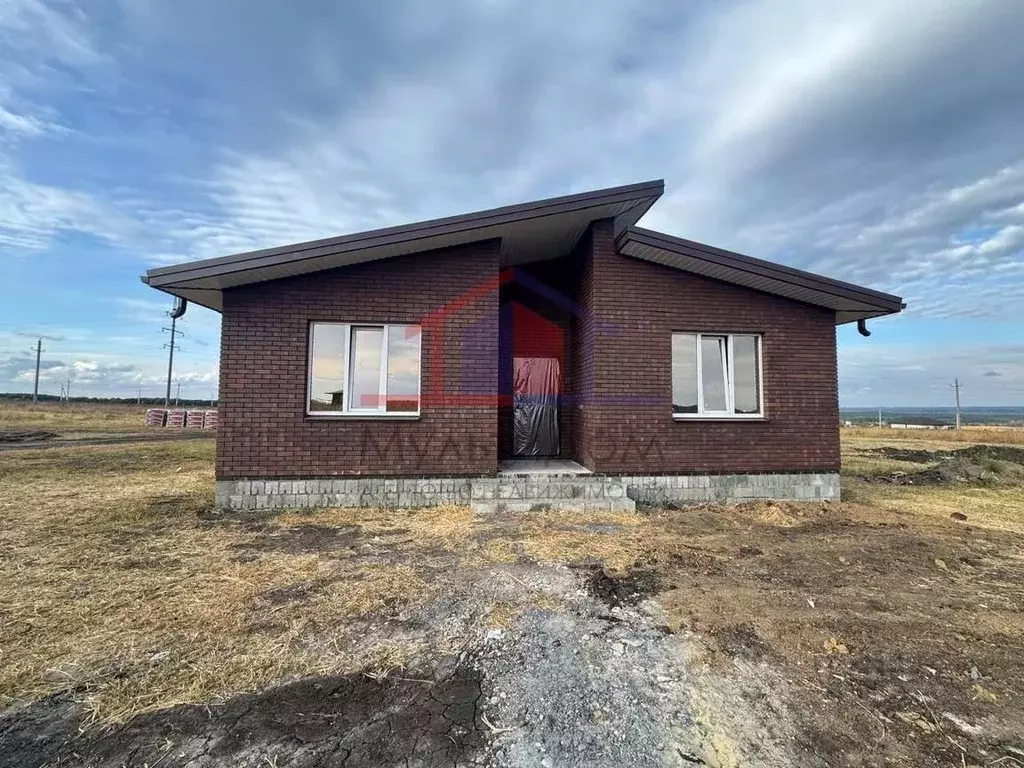 Дом в Белгородская область, Старооскольский городской округ, с. ... - Фото 1