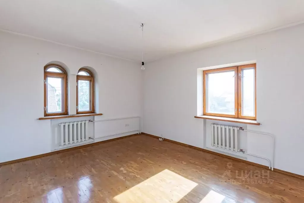 Дом в Свердловская область, Екатеринбург ул. Черничная, 6 (660 м) - Фото 1