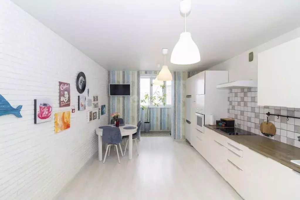 2-к кв. Тюменская область, Тюмень ул. Червишевский Тракт, 58 (63.6 м) - Фото 0