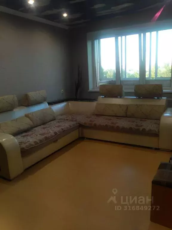 2-к кв. Татарстан, Набережные Челны 60-й комплекс, 13 (58.0 м) - Фото 0
