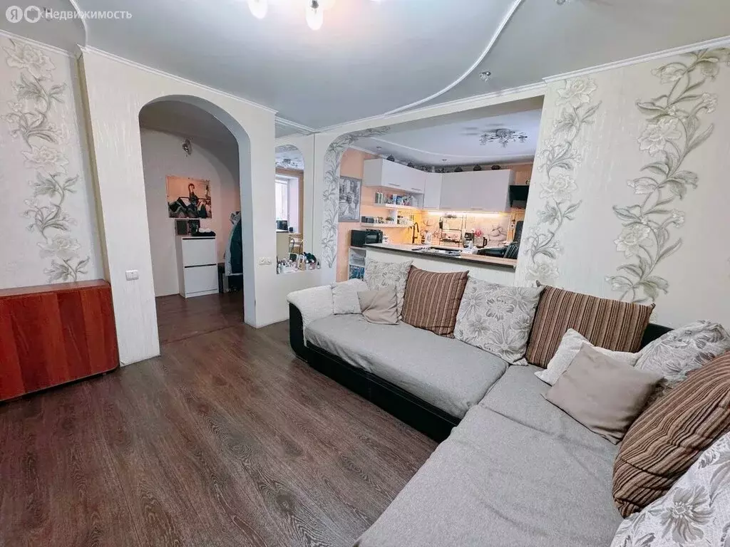 4-комнатная квартира: Стерлитамак, улица Гоголя, 106 (74 м) - Фото 1