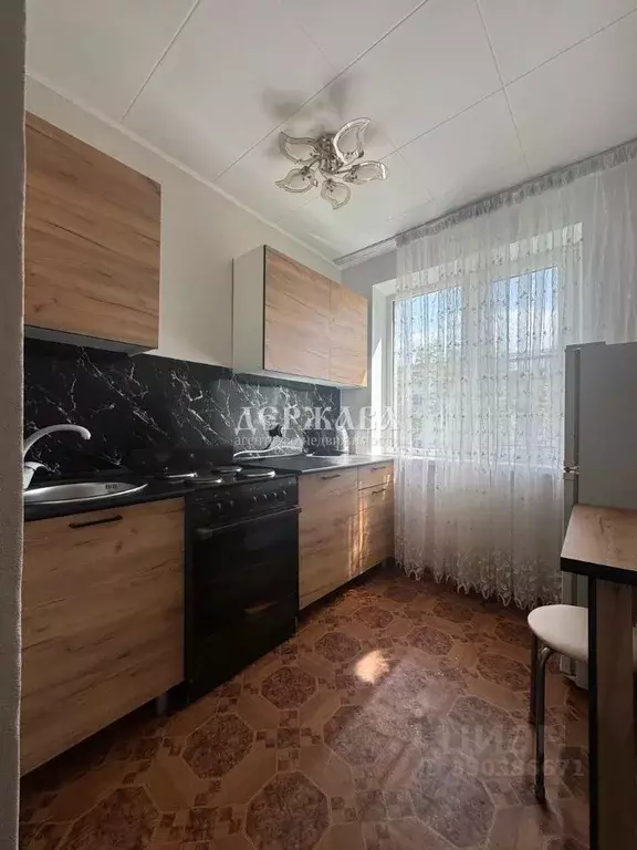 2-к кв. Белгородская область, Старый Оскол Жукова мкр, 12 (47.0 м) - Фото 2