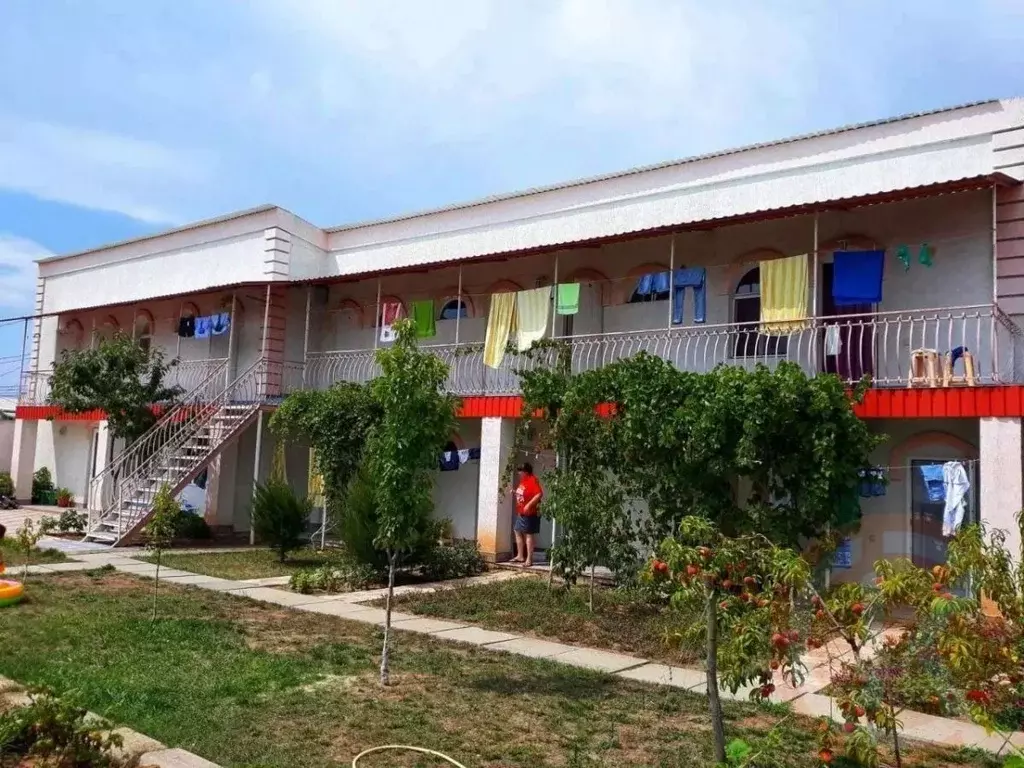 Дом в Крым, Сакский район, Уютненское с/пос, Орбита СПК 104 (350 м) - Фото 2