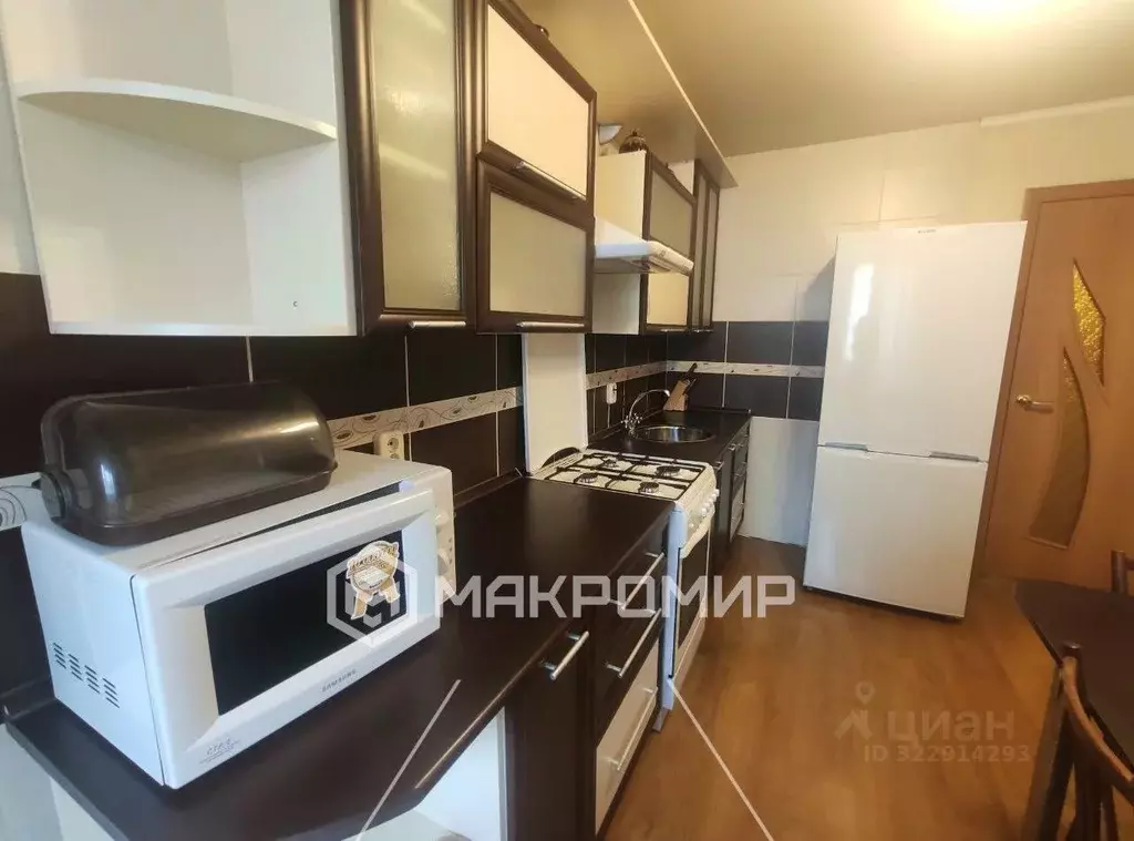 2-к кв. Брянская область, Брянск ул. Красный Маяк, 102 (65.0 м) - Фото 1