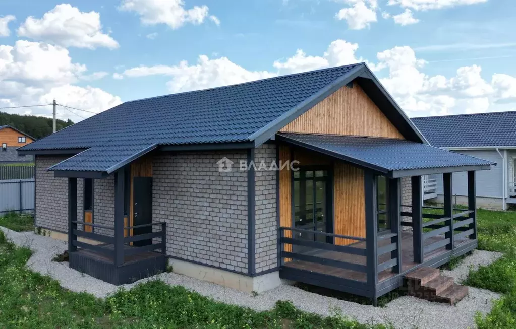 Дом в Калужская область, Жуковский муниципальный округ, Чубарово ... - Фото 1