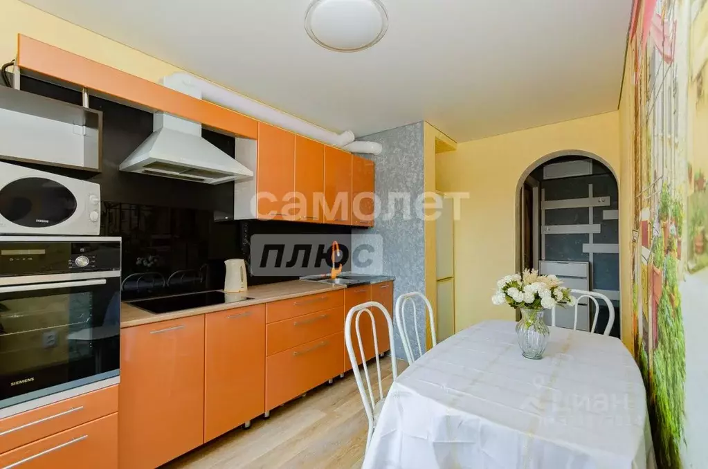 3-к кв. Челябинская область, Челябинск ул. Чайковского, 185 (65.7 м) - Фото 1