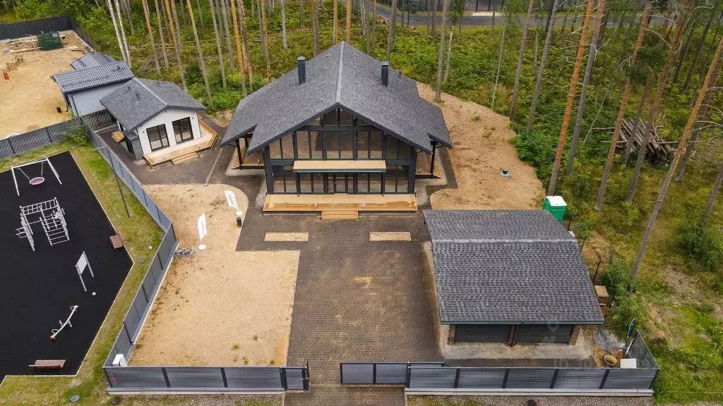 Дом в Ленинградская область, Выборгский район, Рощинское городское ... - Фото 2