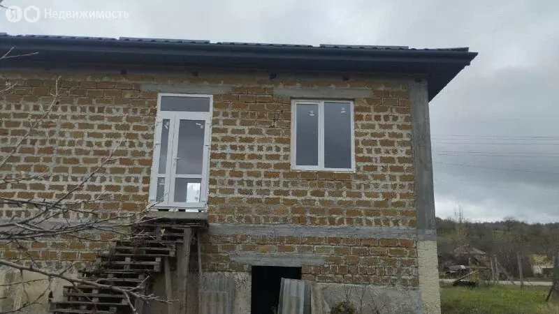 Дом в Белогорский район, село Вишенное (220 м) - Фото 2