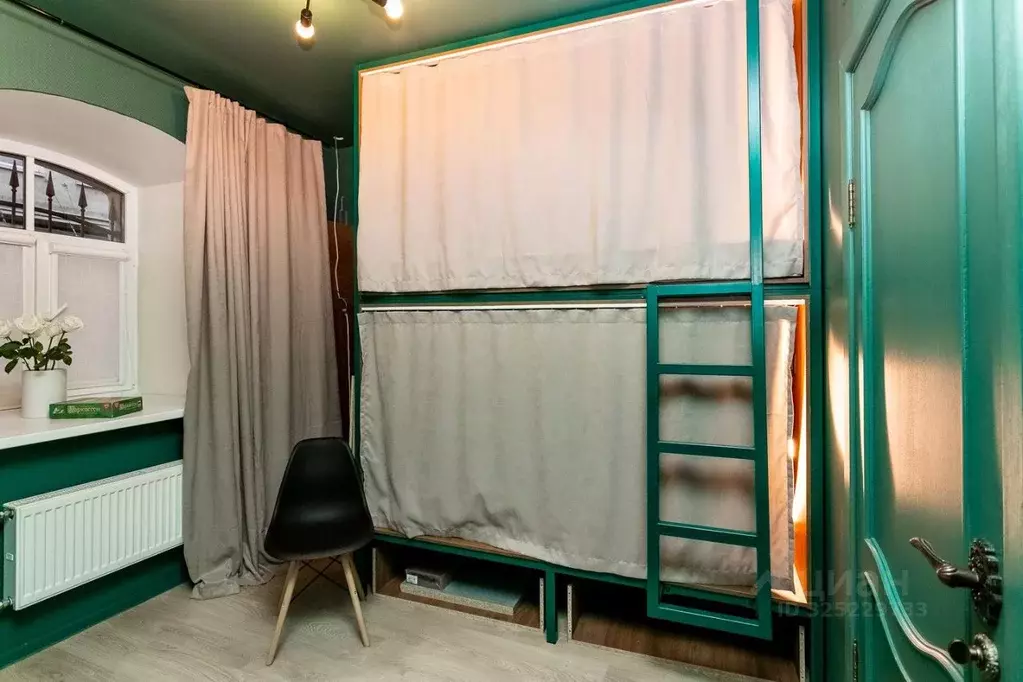 Комната Санкт-Петербург 8-я Васильевского острова линия, 7 (4.0 м) - Фото 1