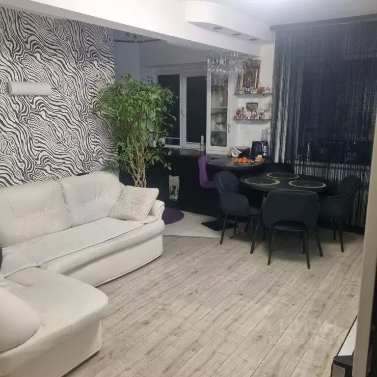 3-к кв. Волгоградская область, Волгоград ул. Хользунова, 12 (58.7 м) - Фото 2