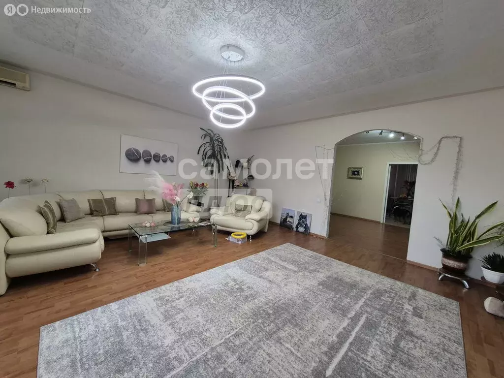 4-комнатная квартира: Волгоград, улица 50 лет Октября, 30 (155.7 м) - Фото 2