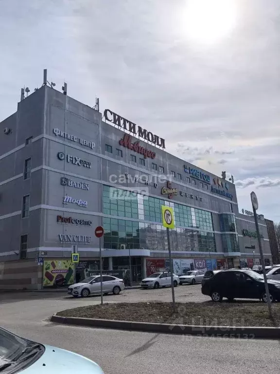 Помещение свободного назначения в Татарстан, Нижнекамск просп. ... - Фото 1